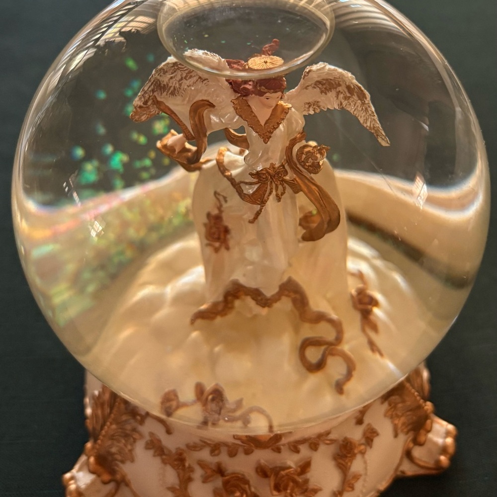 Elegant Angel Snow Globe with Gold Accents